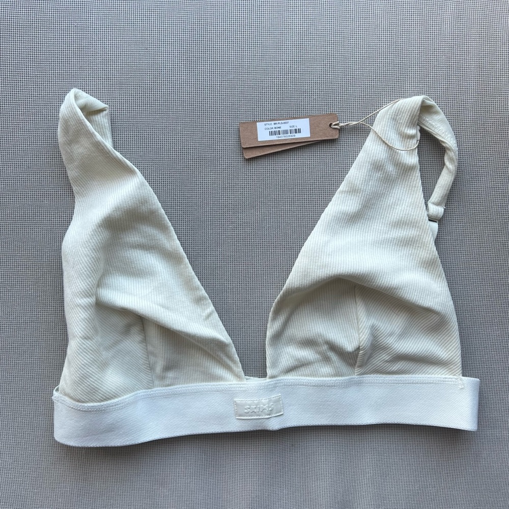 Tag still on Skims cotton plunge bralette in bone, size L